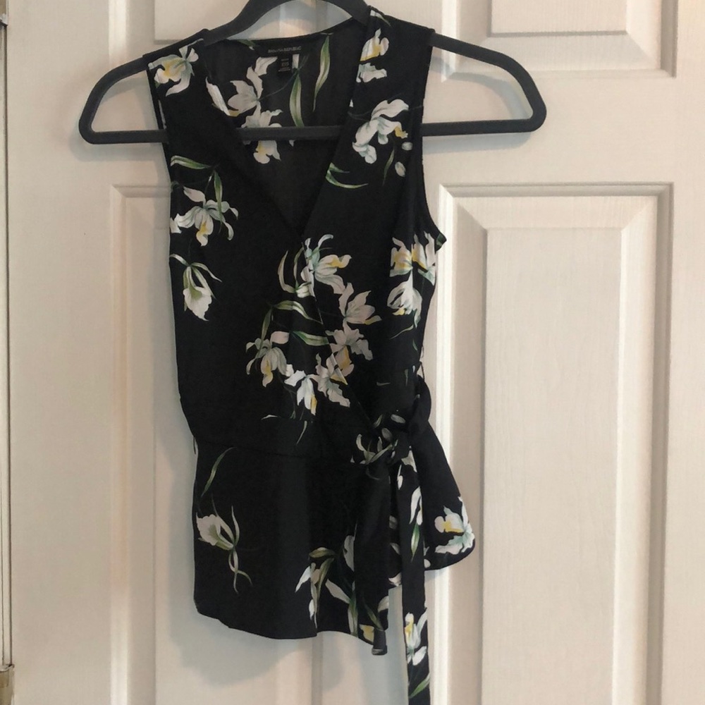 Banana Republic black floral wrap top size XXS petite